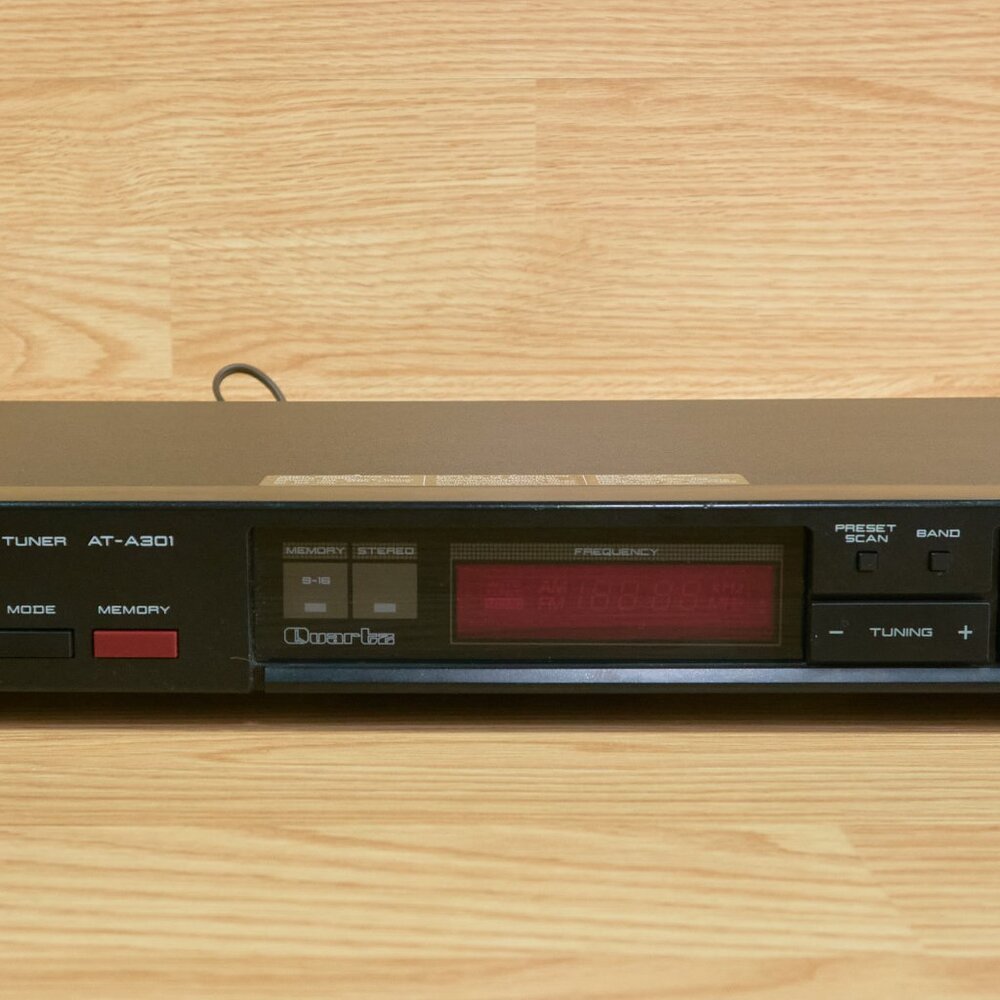 Akai AT-A301 Quartz Synthesizer AM/FM Receiver Tuner, Tested and Working